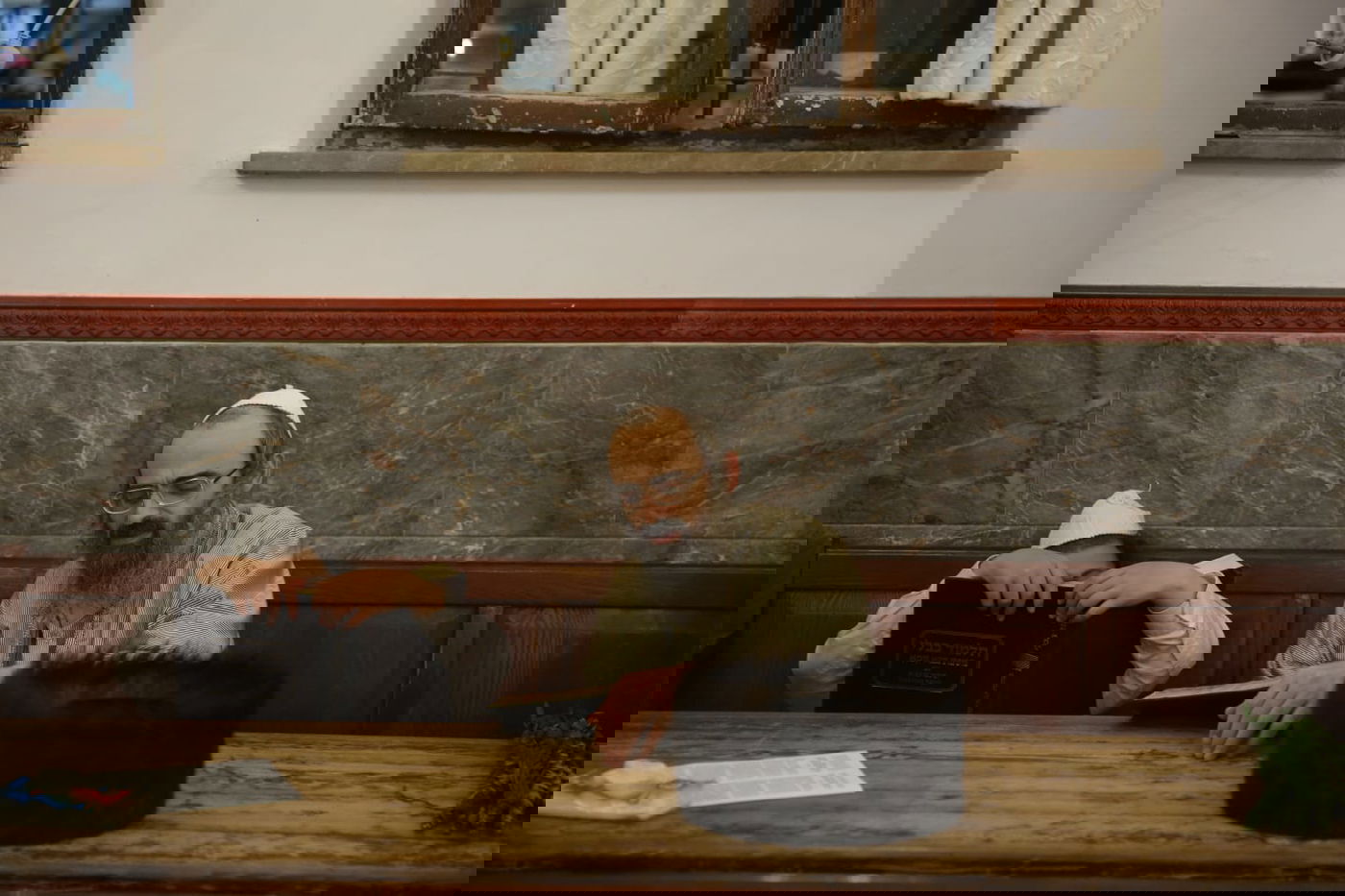 ד' מינים וסוכות: מוצאי כיפור - במאה שערים