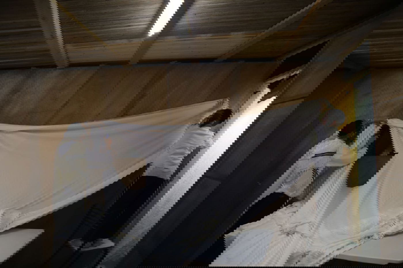 ד' מינים וסוכות: מוצאי כיפור - במאה שערים