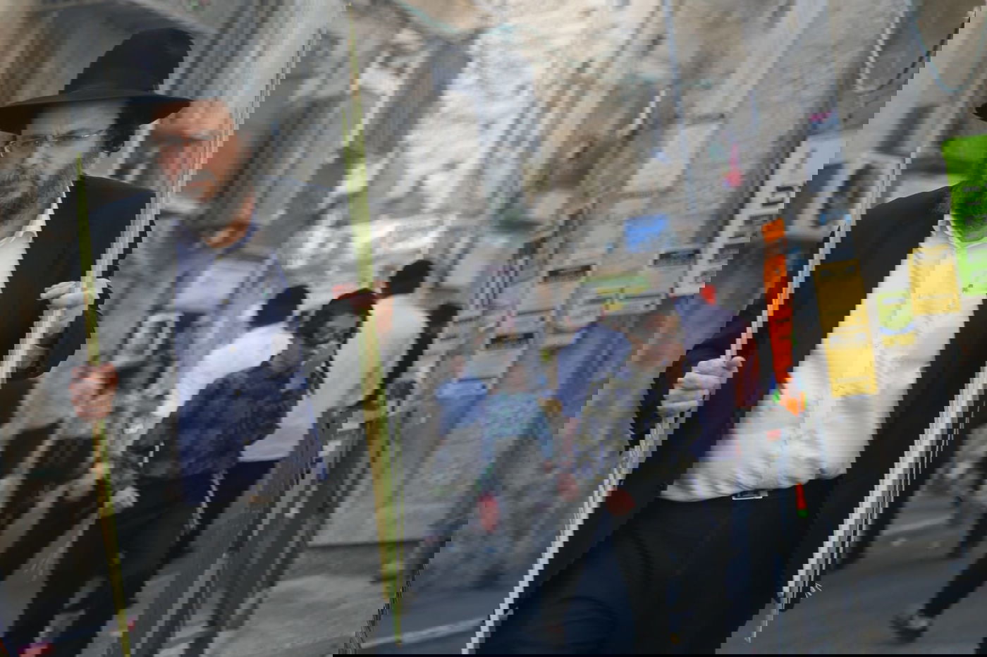 ערב חג: הגברים ב'מינים', הילדים בקוישיקלך והנשים בקניות