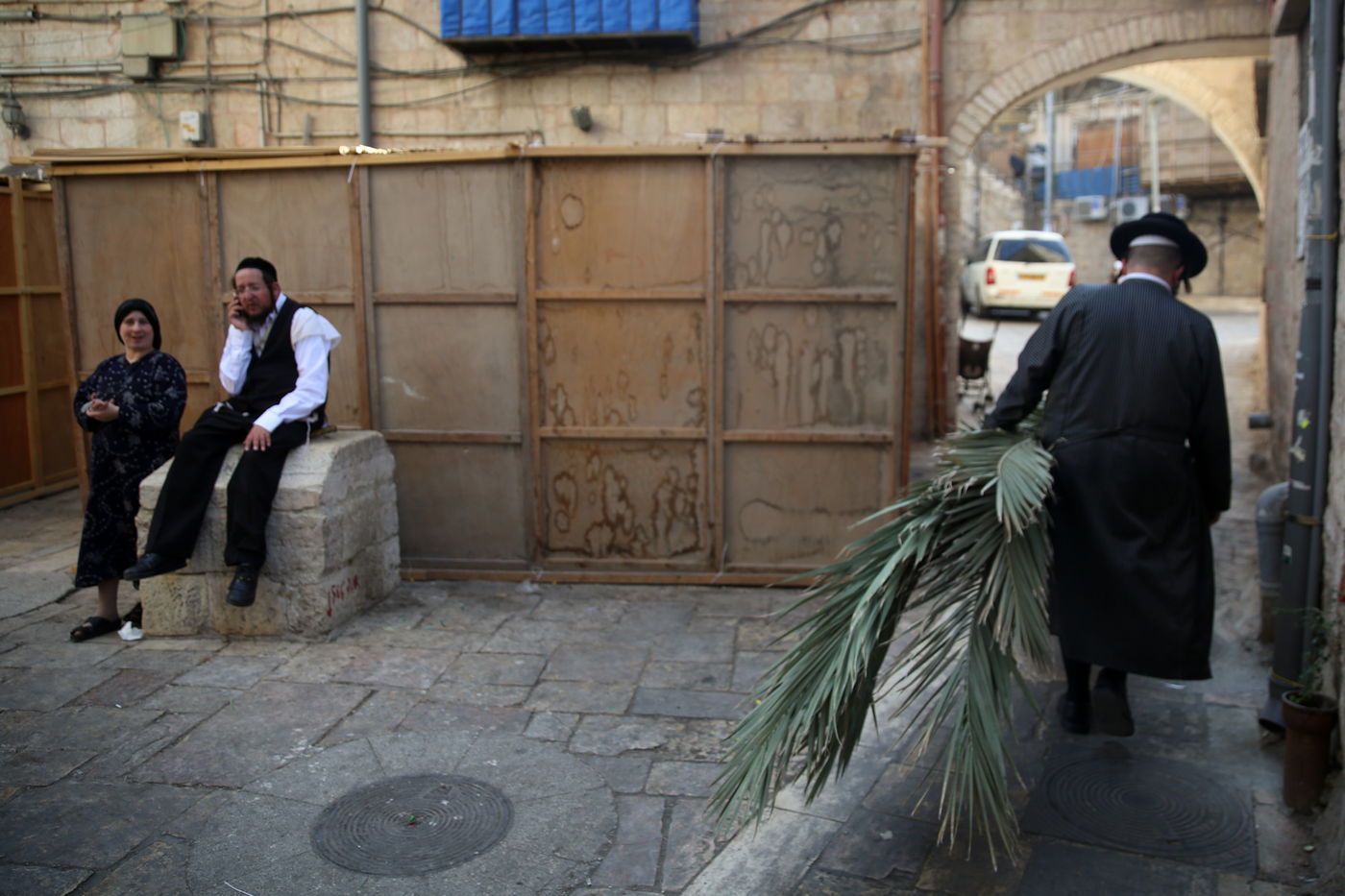 העבודה של המחמירים: סוחבים סכך • תיעוד