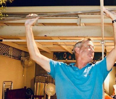 יו"ר 'כחול לבן', בבניית סוכה