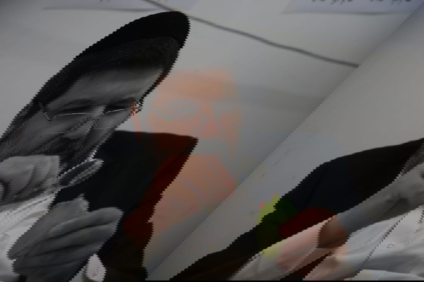 משה ליאון בחר אתרוג אצל הרב אופיר מלכה