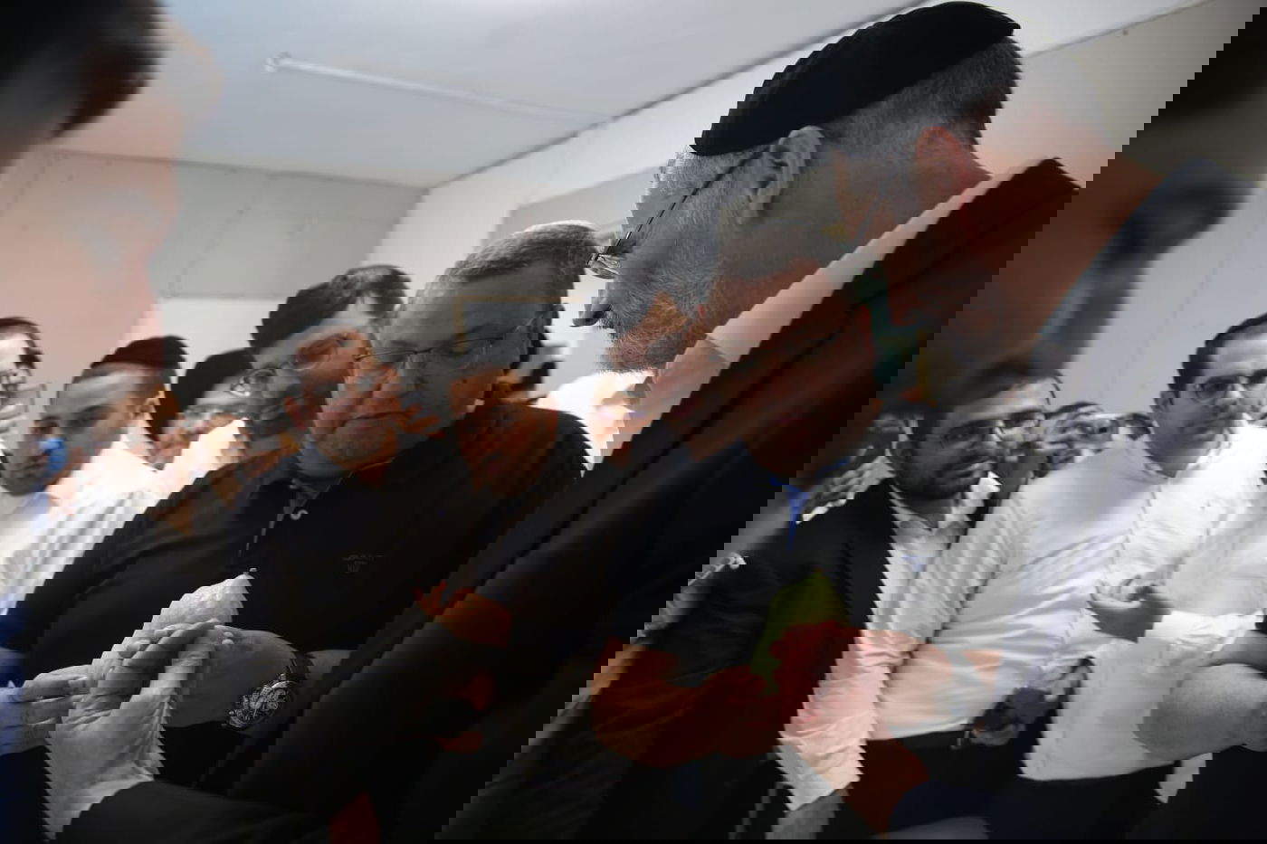 משה ליאון בחר אתרוג אצל הרב אופיר מלכה