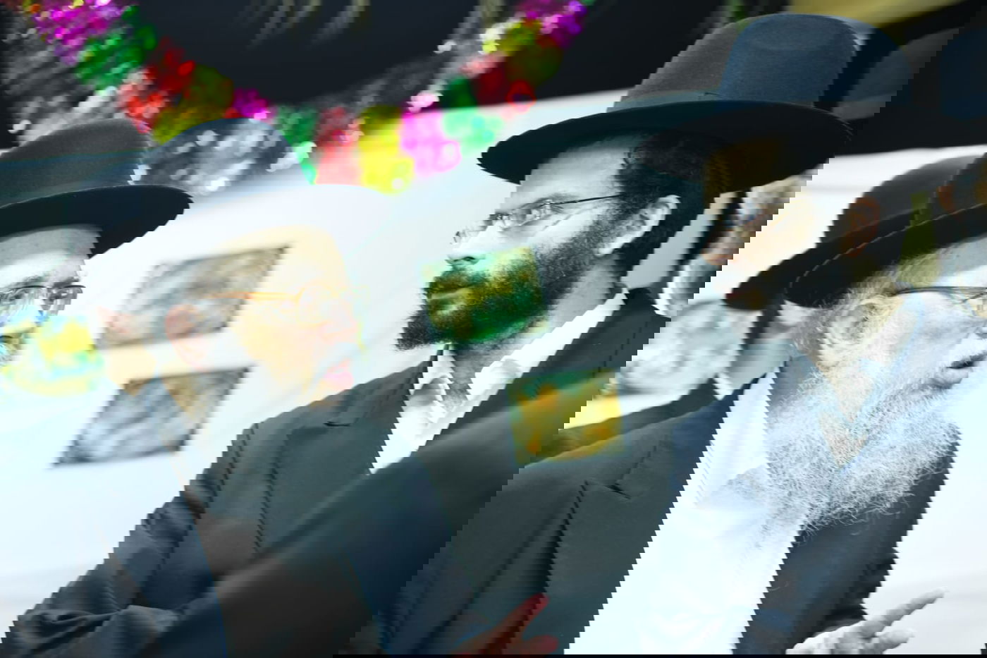 צפו: מהאתרוג עד ההבדלה; חג ראשון אצל הגאון רבי מאיר גריינמן