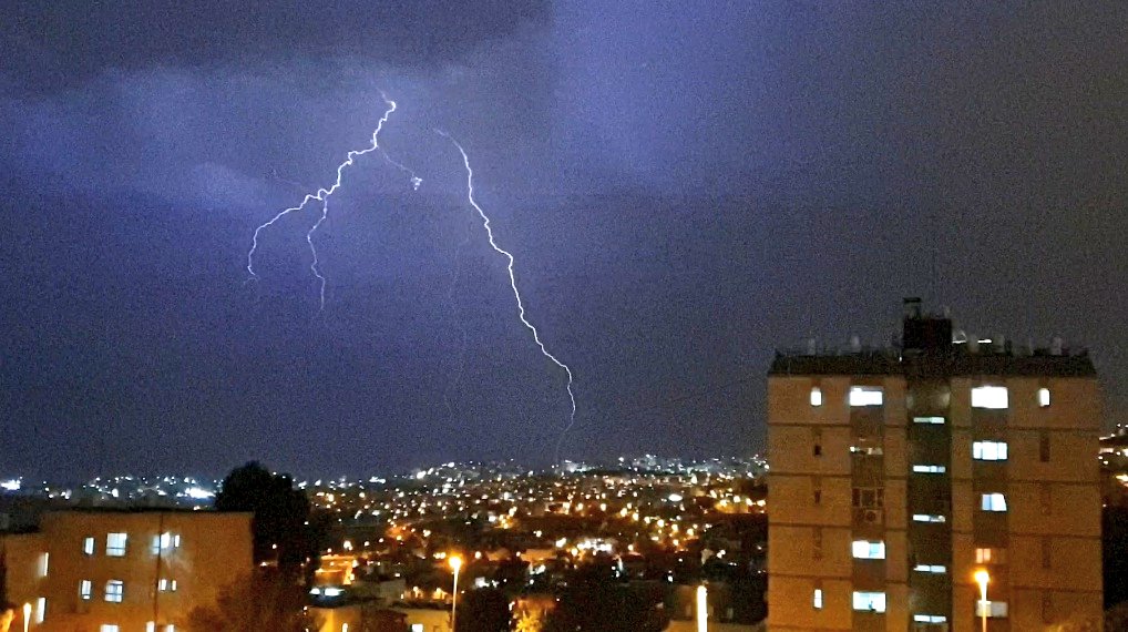 ברקים בירושלים, אמש