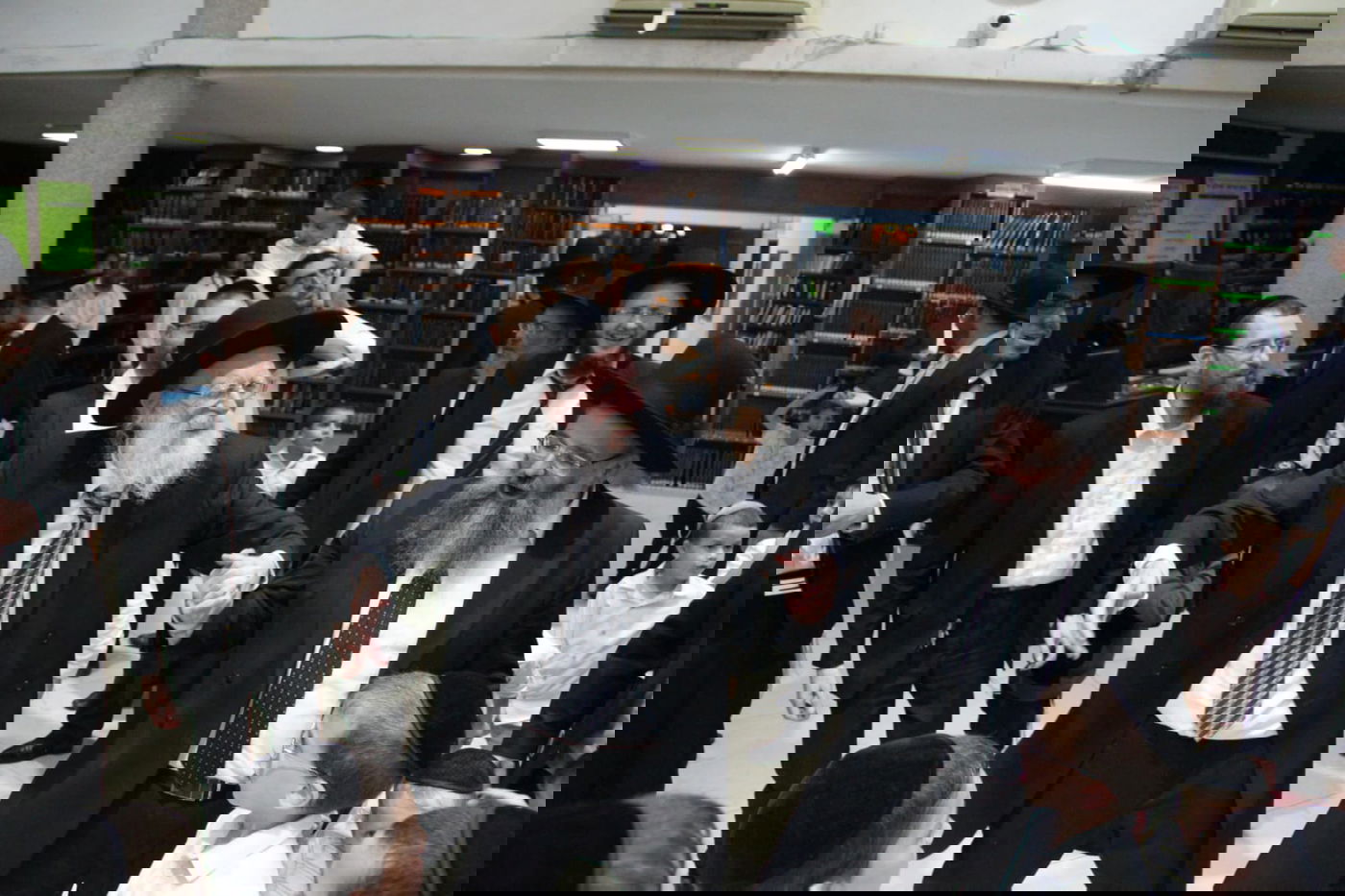 ראש ישיבת פוניבז' הגרב"ד פוברסקי בשמחת בית השואבה