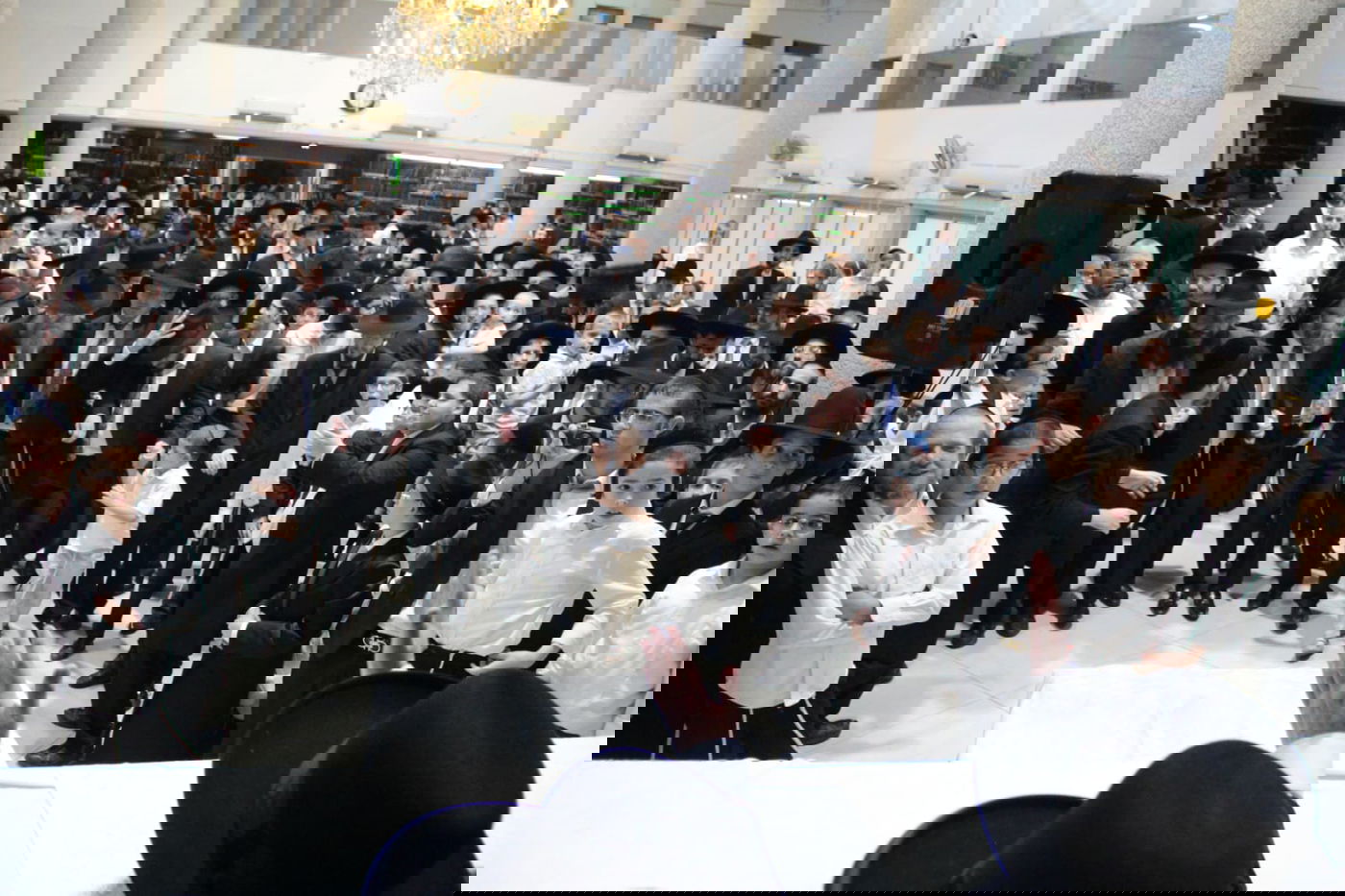 ראש ישיבת פוניבז' הגרב"ד פוברסקי בשמחת בית השואבה