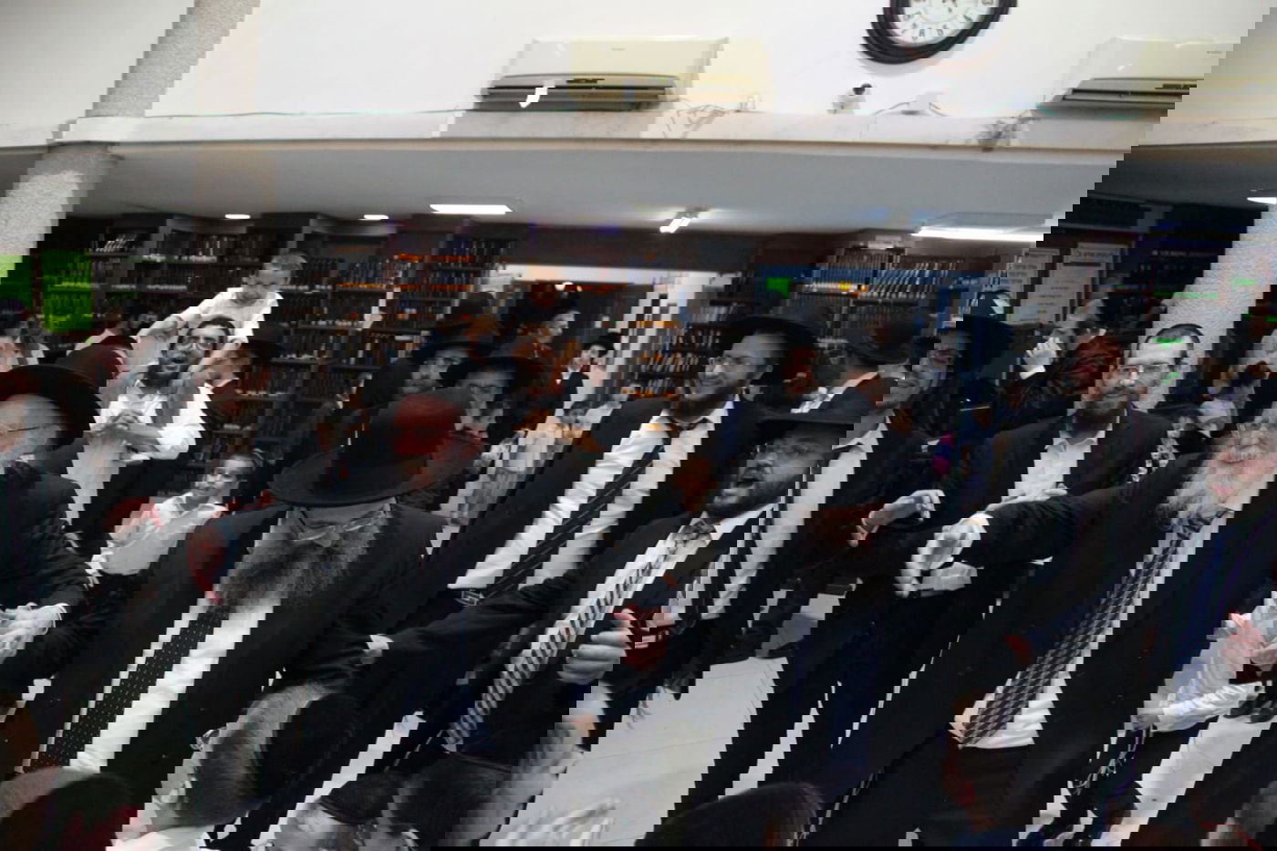 ראש ישיבת פוניבז' הגרב"ד פוברסקי בשמחת בית השואבה