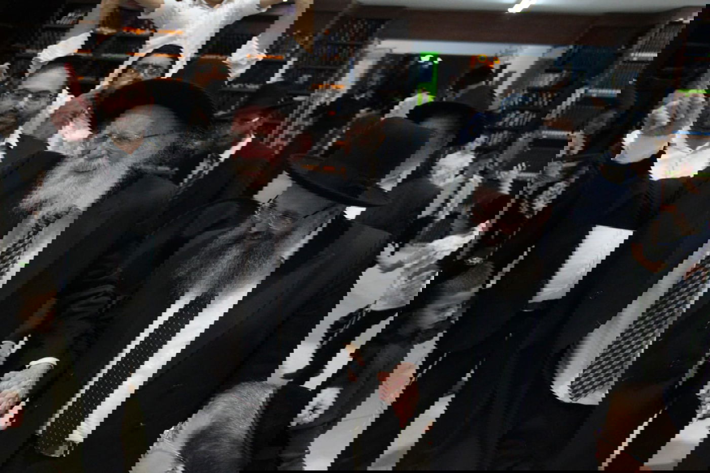 ראש ישיבת פוניבז' הגרב"ד פוברסקי בשמחת בית השואבה