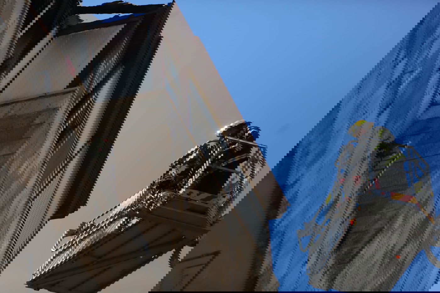 גבר בן 50 נפצע קשה מאוד בשריפה בירושלים