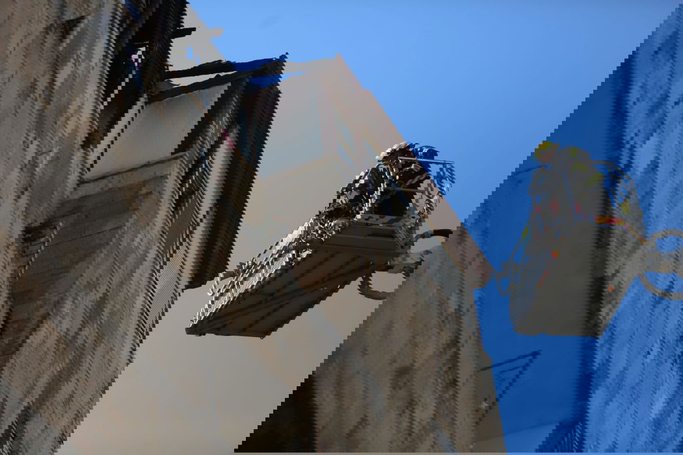 גבר בן 50 נפצע קשה מאוד בשריפה בירושלים