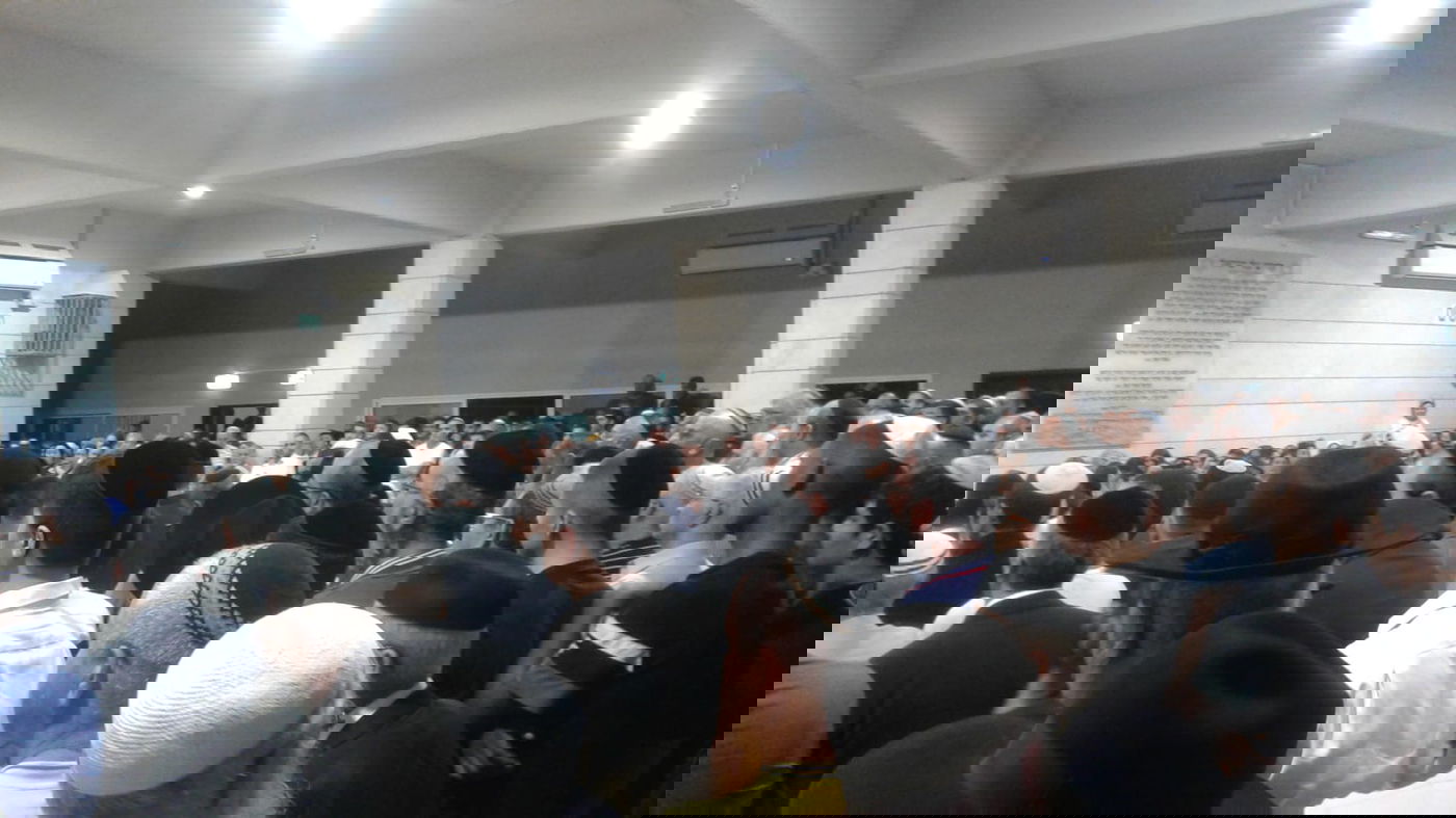 הלוויה כואבת - ללא הספדים, לאשר בן ה-14