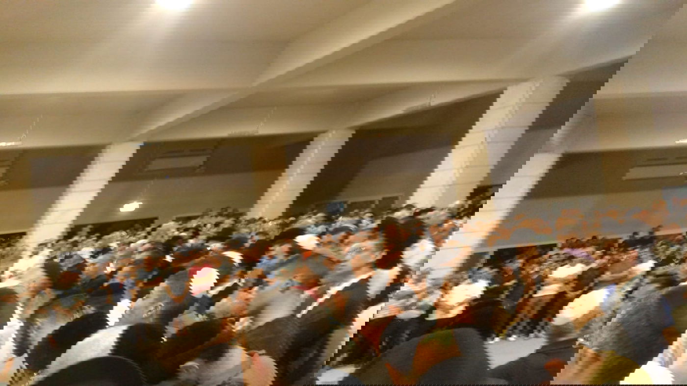 הלוויה כואבת - ללא הספדים, לאשר בן ה-14