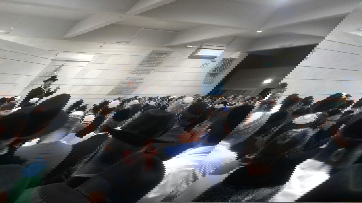 הלוויה כואבת - ללא הספדים, לאשר בן ה-14