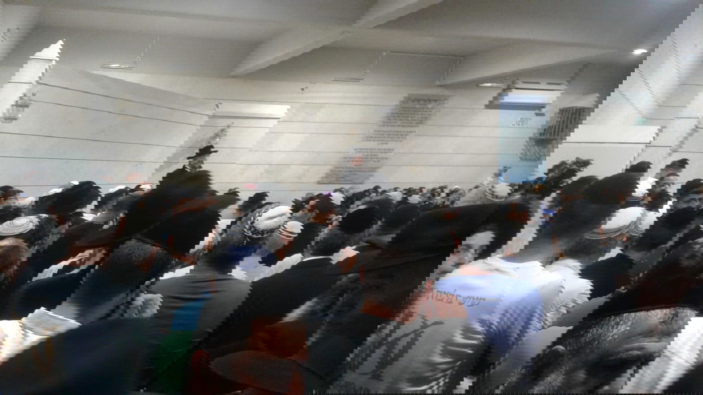 הלוויה כואבת - ללא הספדים, לאשר בן ה-14