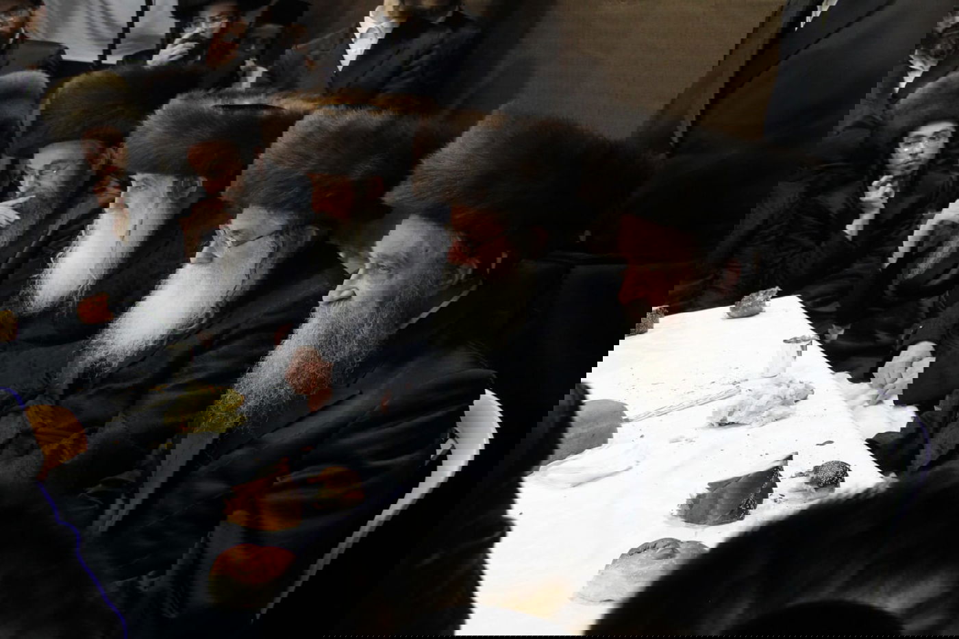 האדמו"ר ממכנובקא חילק 'פרנסה ברויט'