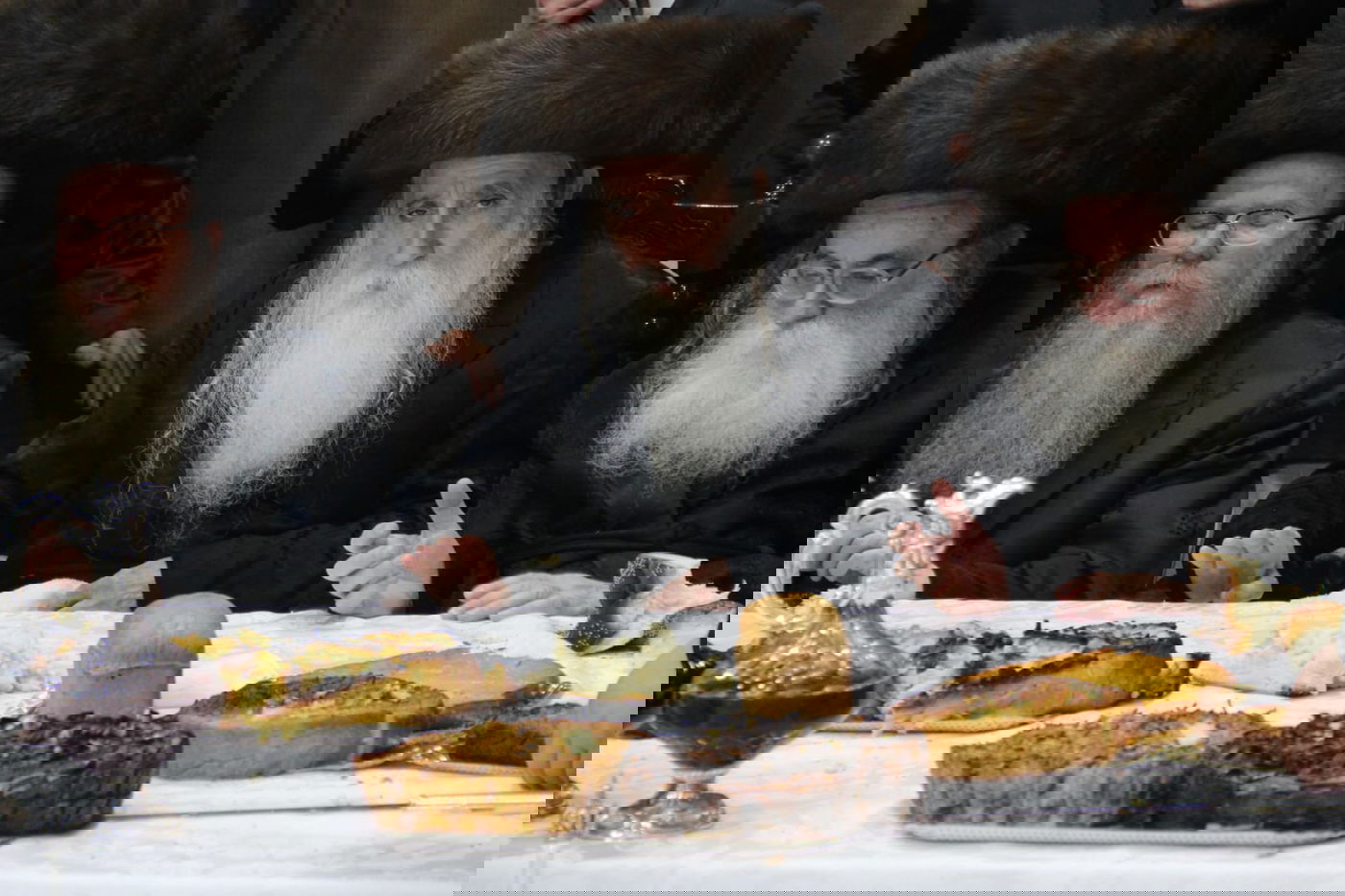 האדמו"ר ממכנובקא חילק 'פרנסה ברויט'