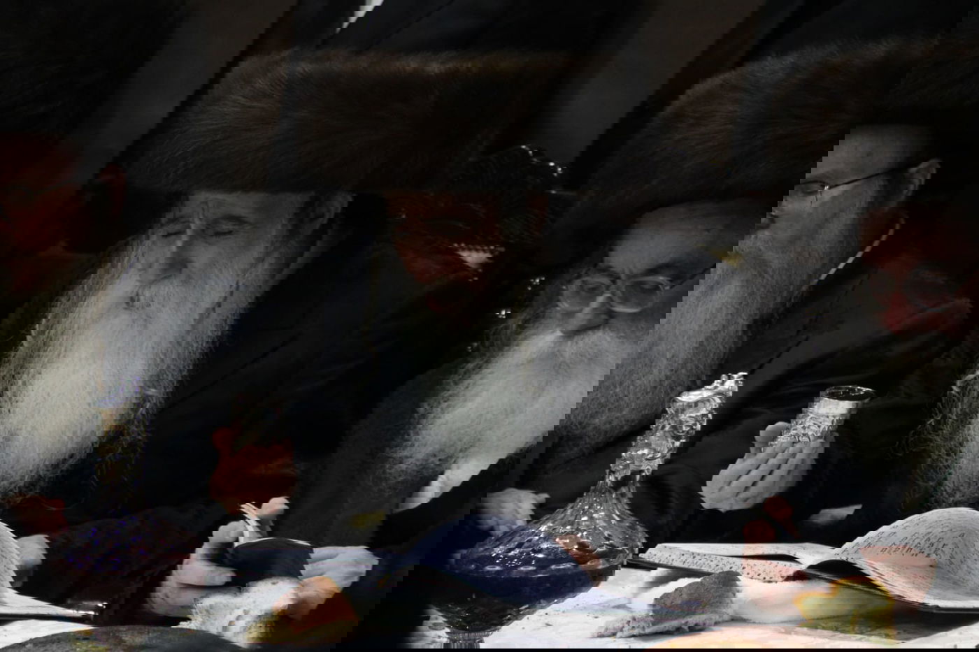 האדמו"ר ממכנובקא חילק 'פרנסה ברויט'