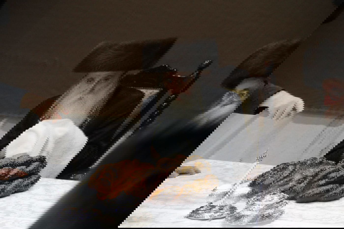 האדמו"ר ממכנובקא חילק 'פרנסה ברויט'