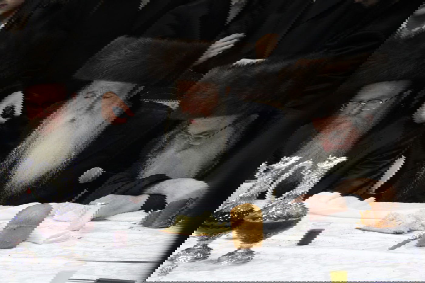 האדמו"ר ממכנובקא חילק 'פרנסה ברויט'