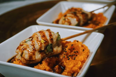 שיפודי עוף צלויים עם פירה בטטה