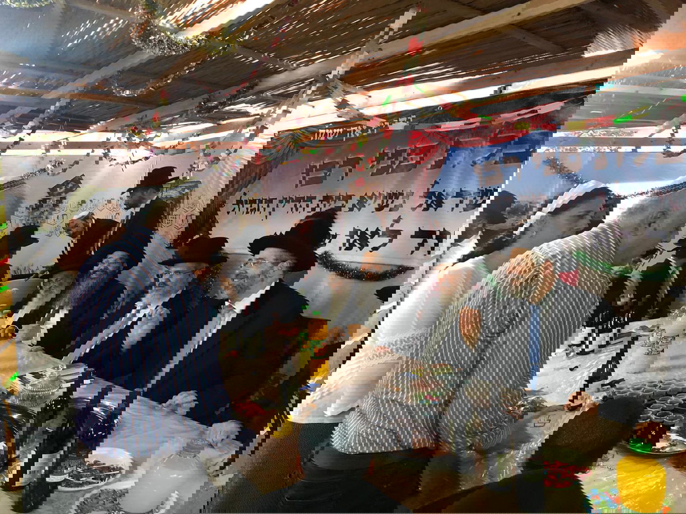 דיינים ורבני ערים בסוכת הרב הראשי הגר"ד לאו