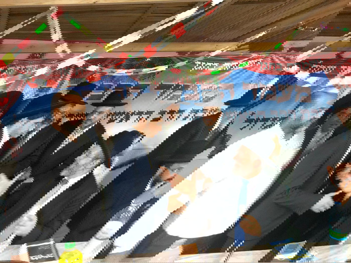 דיינים ורבני ערים בסוכת הרב הראשי הגר"ד לאו