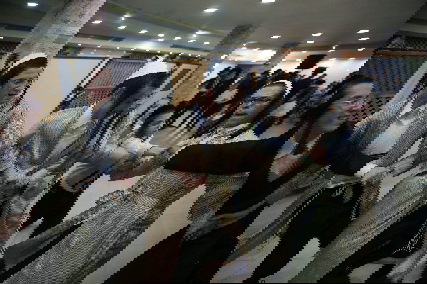 כך חגגו הקיצוניים את 'שמחת בית השואבה'. צפו