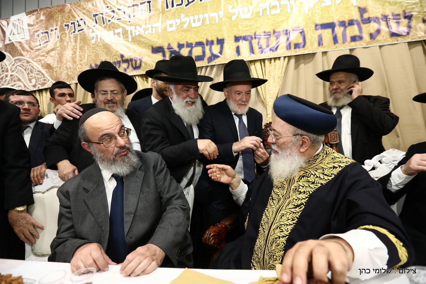 המונים במעמד 'הקבלת פני רבו' לראשל"צ הגר"ש עמאר