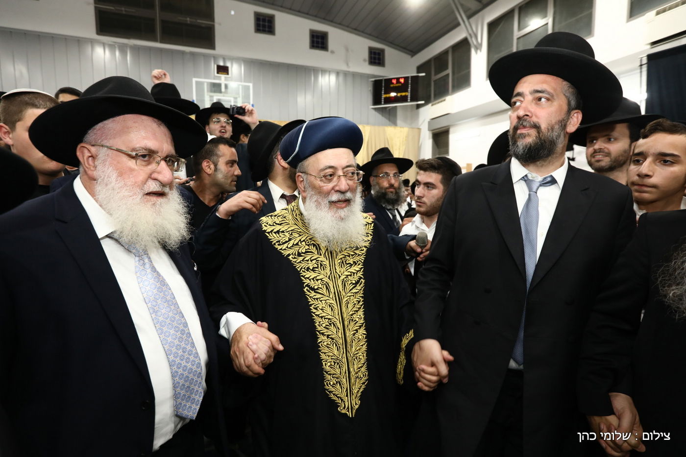 המונים במעמד 'הקבלת פני רבו' לראשל"צ הגר"ש עמאר