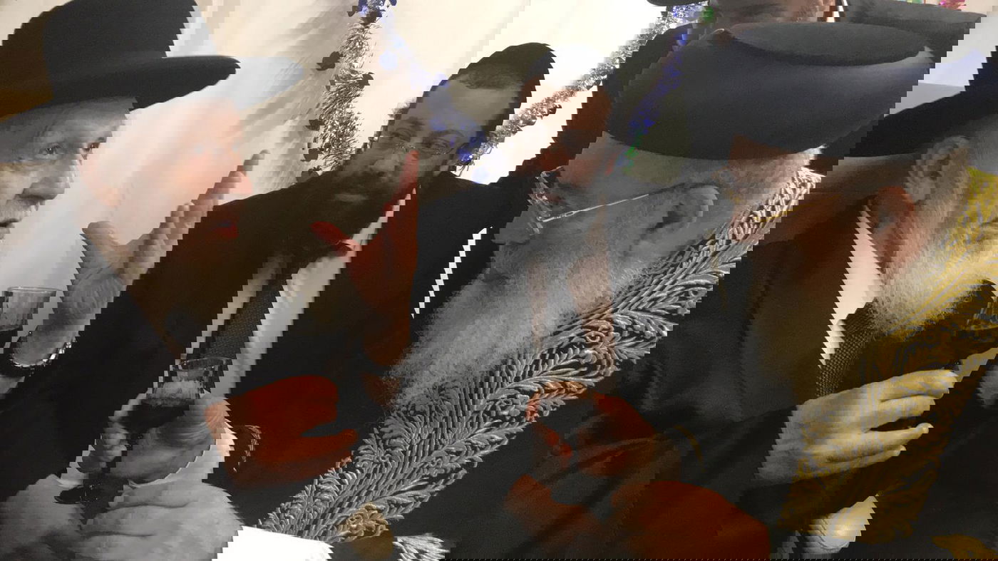 תיעוד: הראשון לציון הגר"ש עמאר בסוכת נשיא המועצת הגר"ש כהן