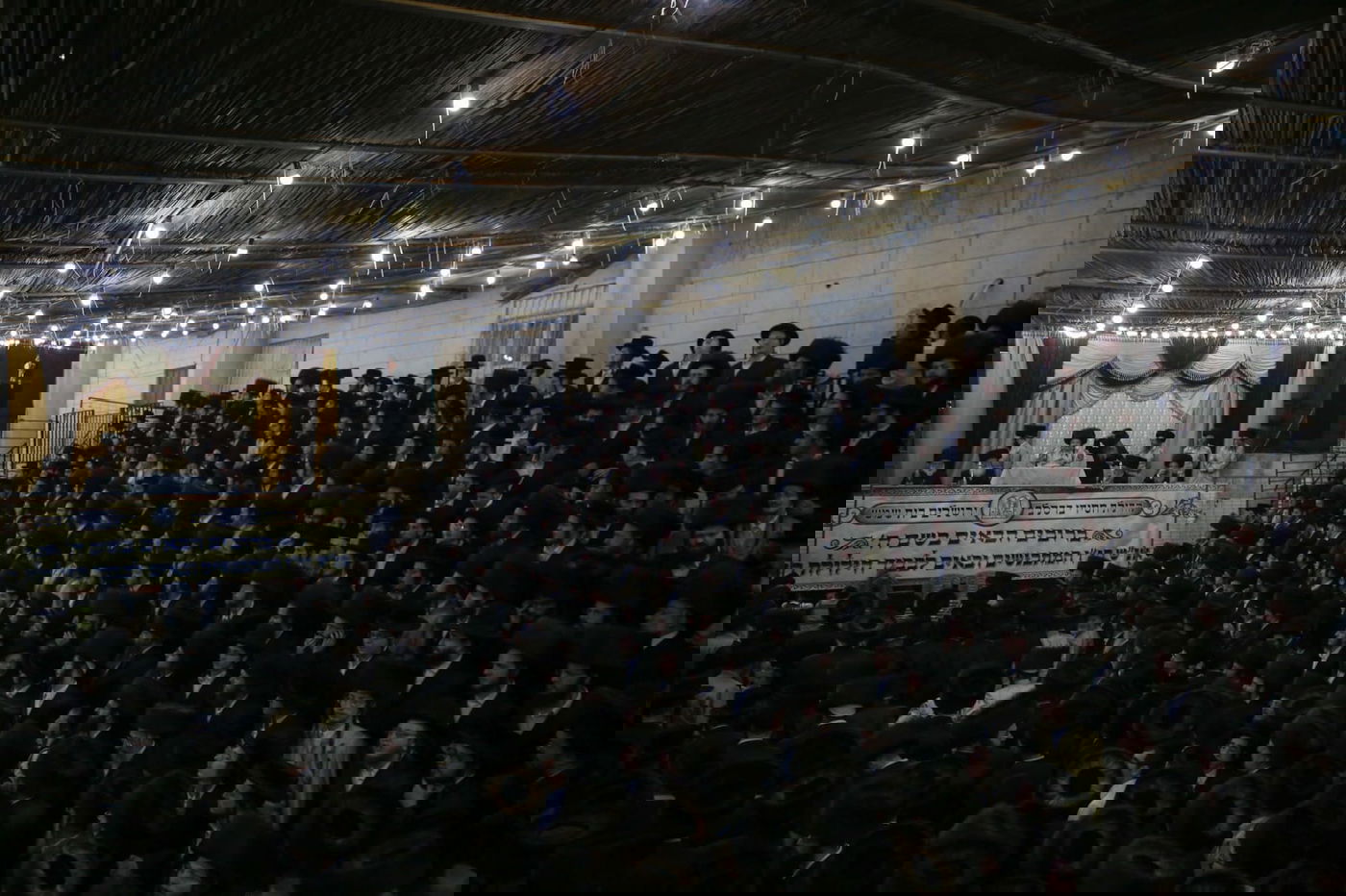 השמחה בהילולת רבי נחמן אצל הרב יעקב מאיר שכטר