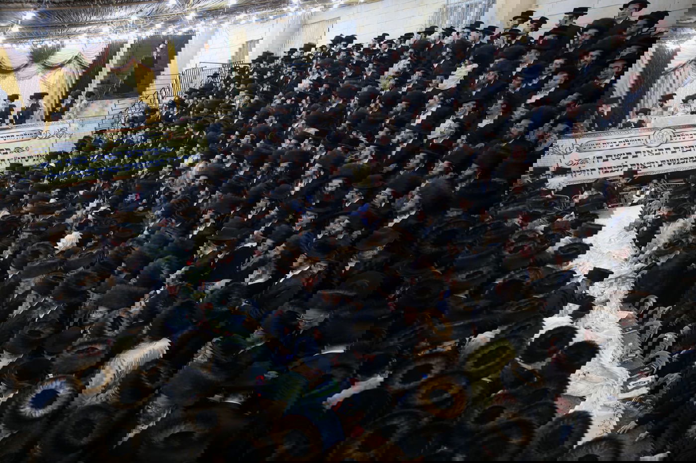 השמחה בהילולת רבי נחמן אצל הרב יעקב מאיר שכטר