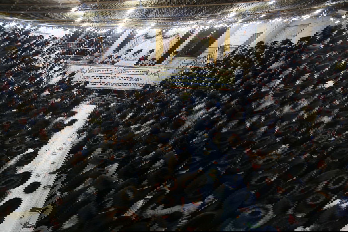 השמחה בהילולת רבי נחמן אצל הרב יעקב מאיר שכטר