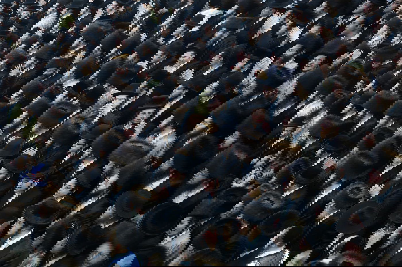 השמחה בהילולת רבי נחמן אצל הרב יעקב מאיר שכטר