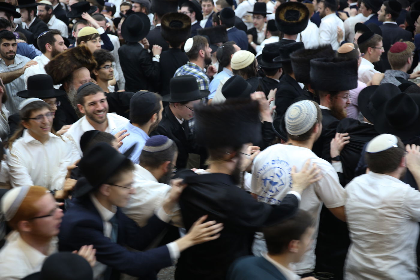 תיעוד סוחף: שמחת בית השואבה ב'קרלין סטולין'