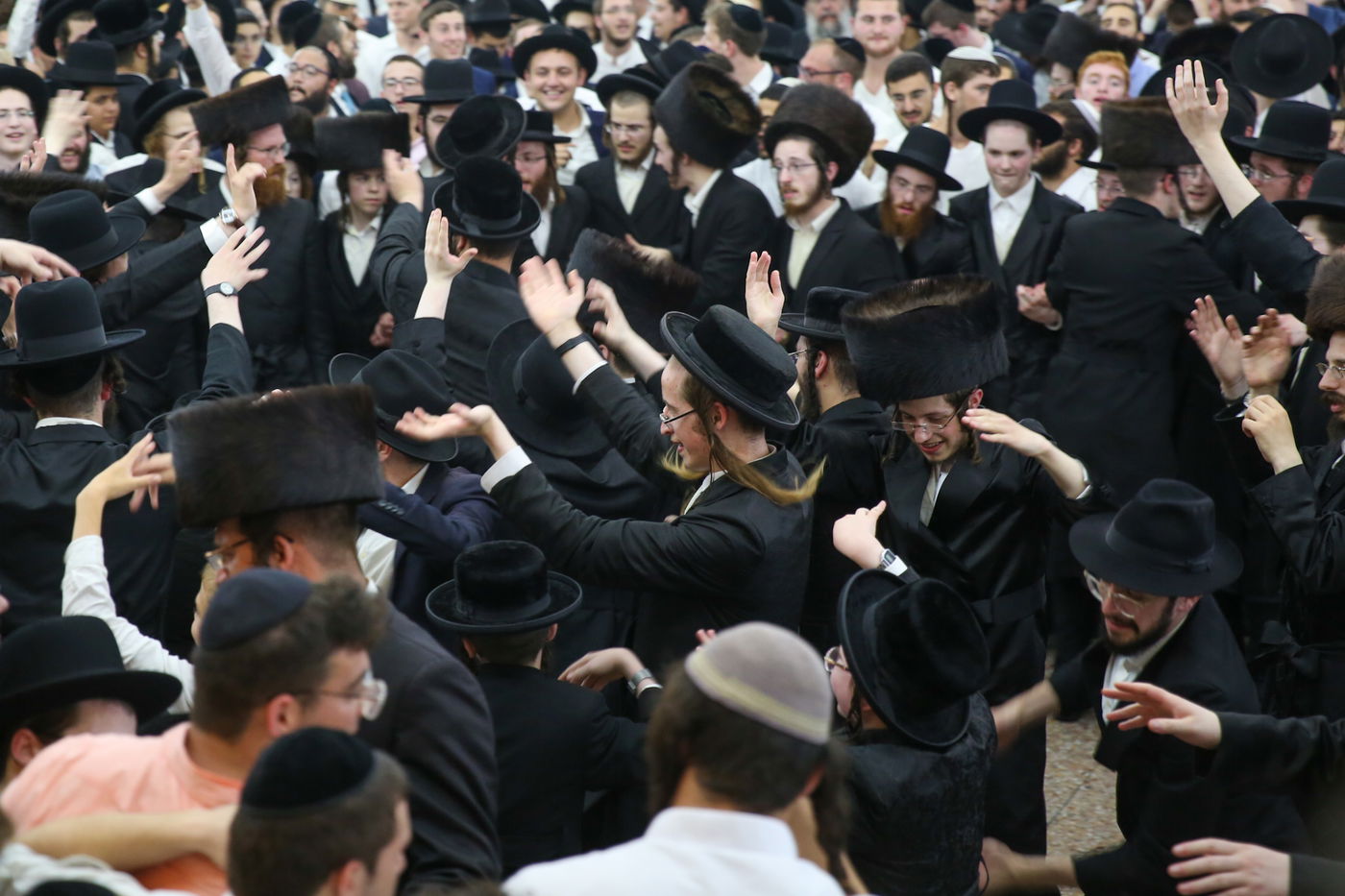 תיעוד סוחף: שמחת בית השואבה ב'קרלין סטולין'