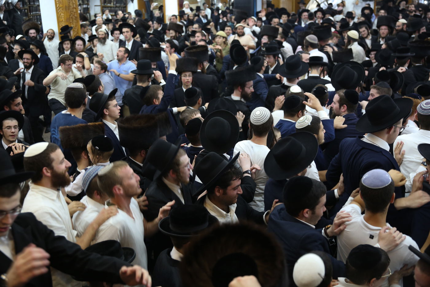 תיעוד סוחף: שמחת בית השואבה ב'קרלין סטולין'