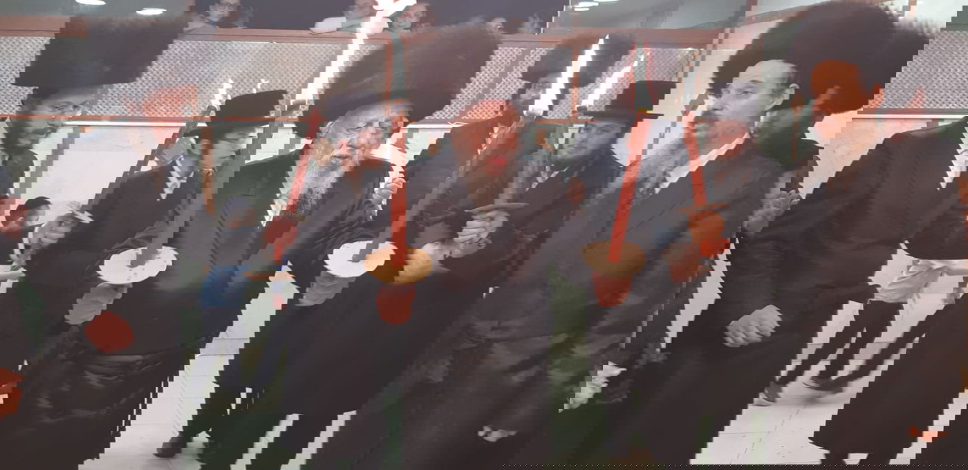 זקן אדמו"רי רוז'ין בשמחת בית השואבה