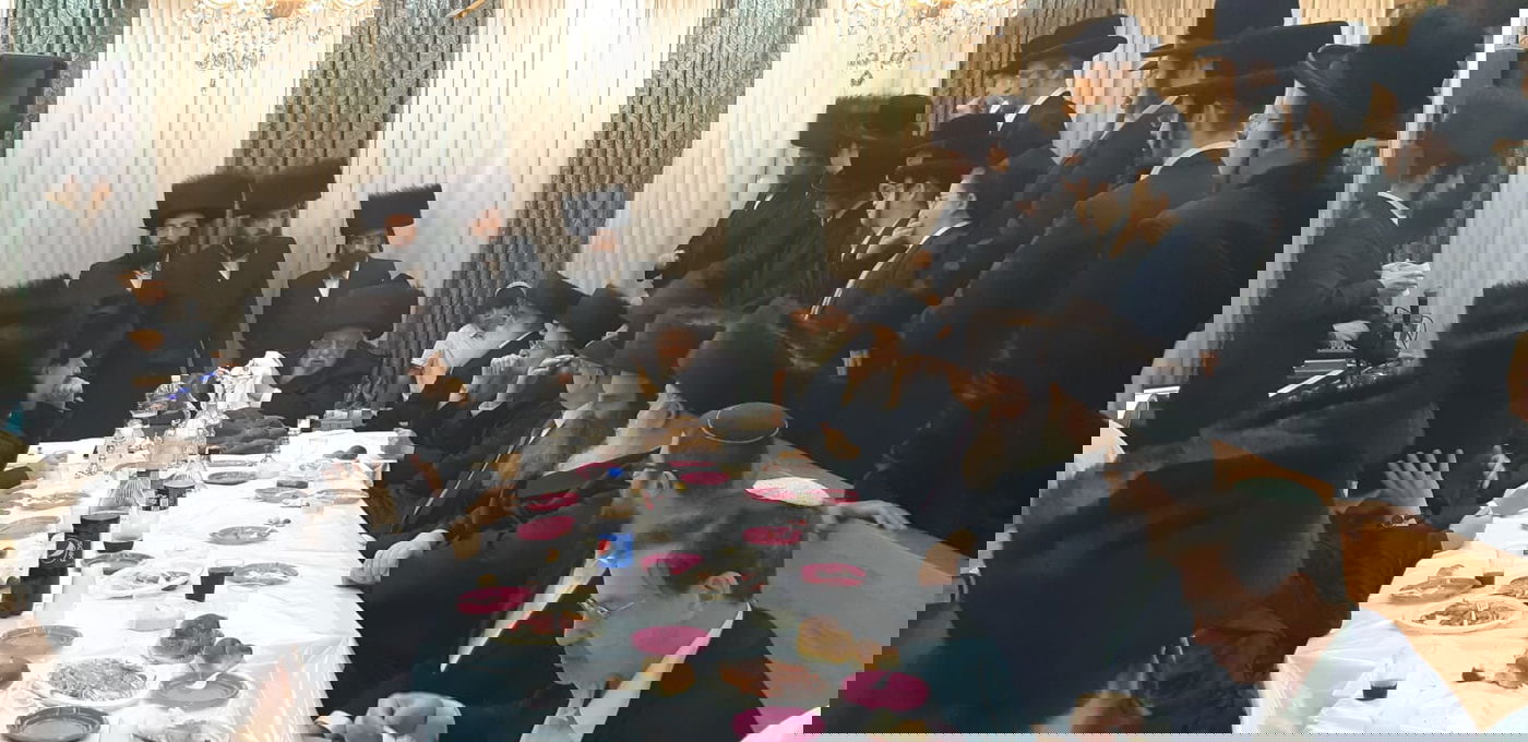 זקן אדמו"רי רוז'ין בשמחת בית השואבה