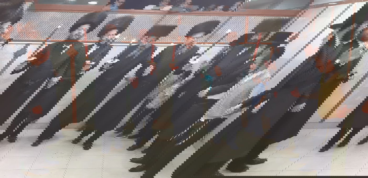 זקן אדמו"רי רוז'ין בשמחת בית השואבה