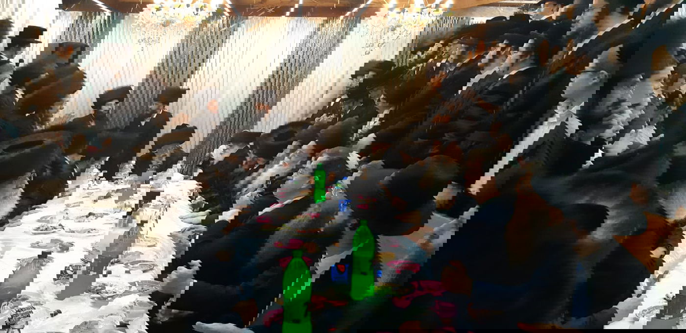 זקן אדמו"רי רוז'ין בשמחת בית השואבה