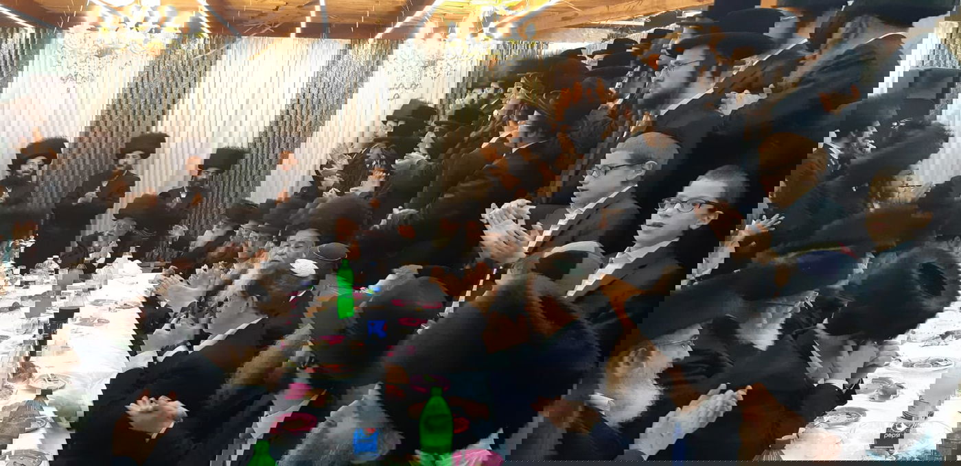 זקן אדמו"רי רוז'ין בשמחת בית השואבה