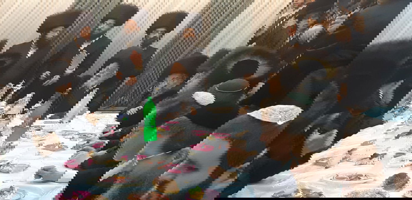 זקן אדמו"רי רוז'ין בשמחת בית השואבה