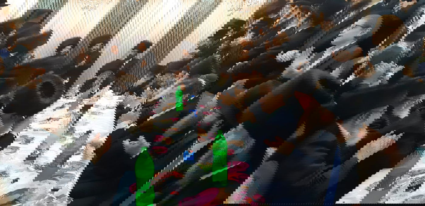 זקן אדמו"רי רוז'ין בשמחת בית השואבה