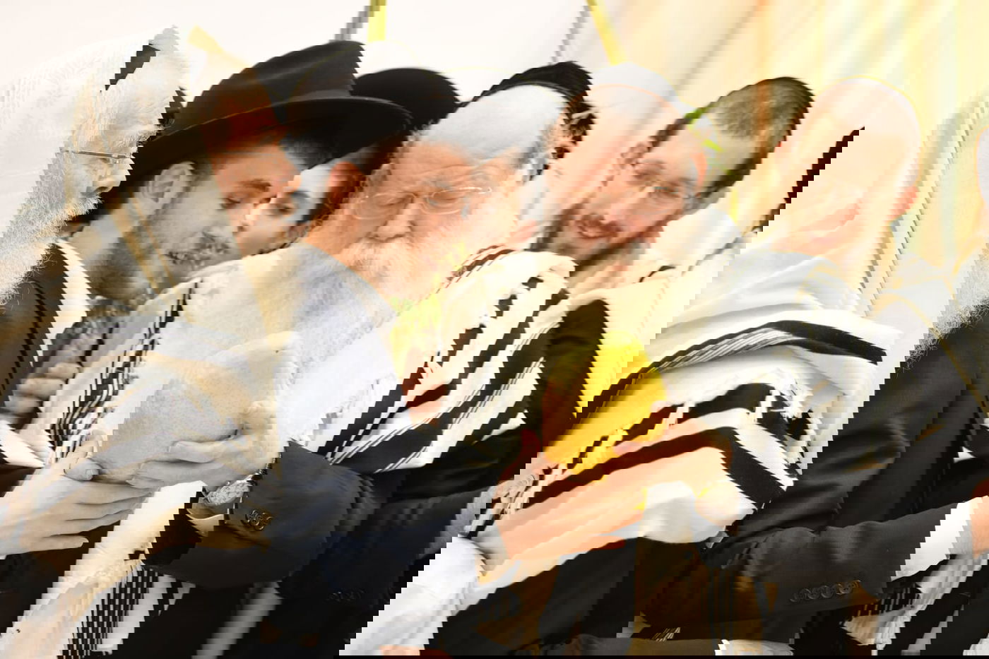 הושענא רבה בהיכל ישיבת סלבודקא • תיעוד