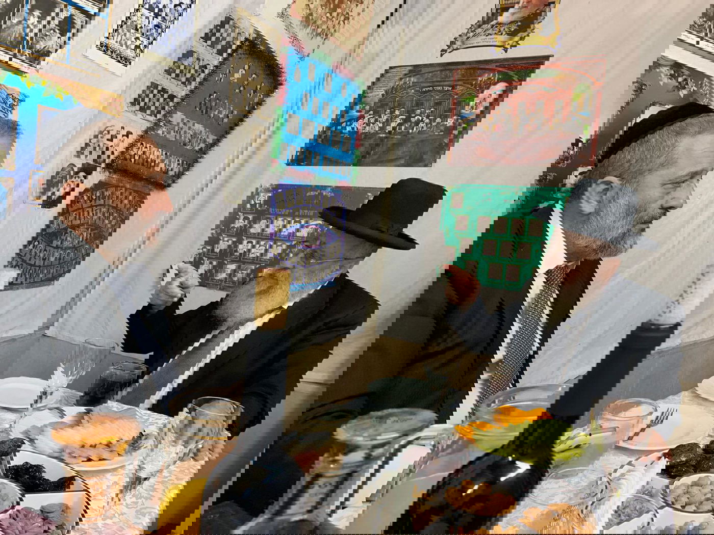 הקבלת פני רבו בסוכת הראשון לציון • תיעוד