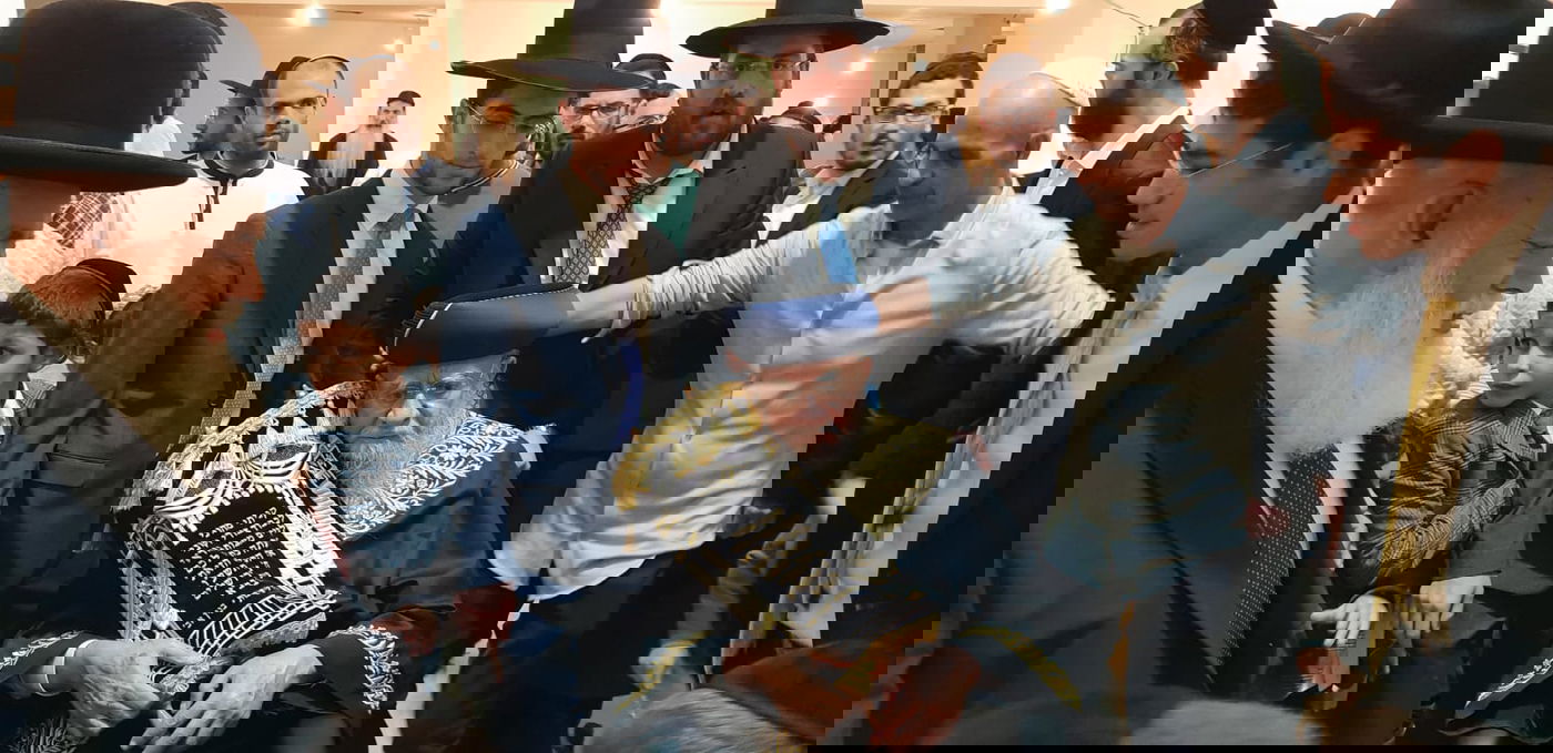 תיעוד: זקן הראשונים לציון רבי אליהו בקשי דורון ב'הקפות שניות'