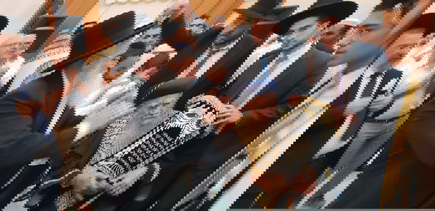 תיעוד: זקן הראשונים לציון רבי אליהו בקשי דורון ב'הקפות שניות'