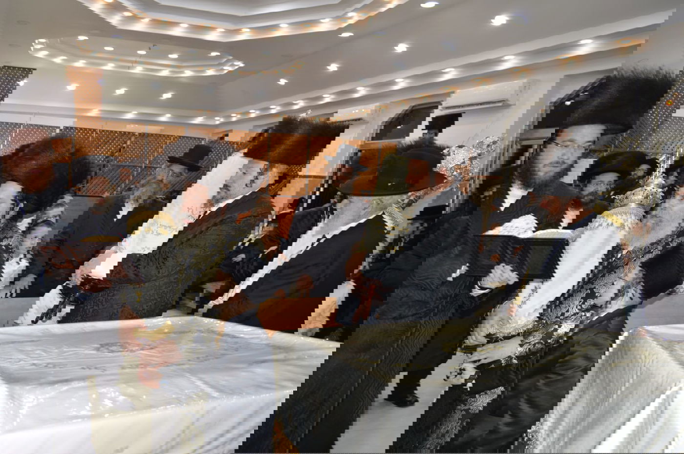 האדמו"ר מנדבורנה - ביתר בהקפות שניות